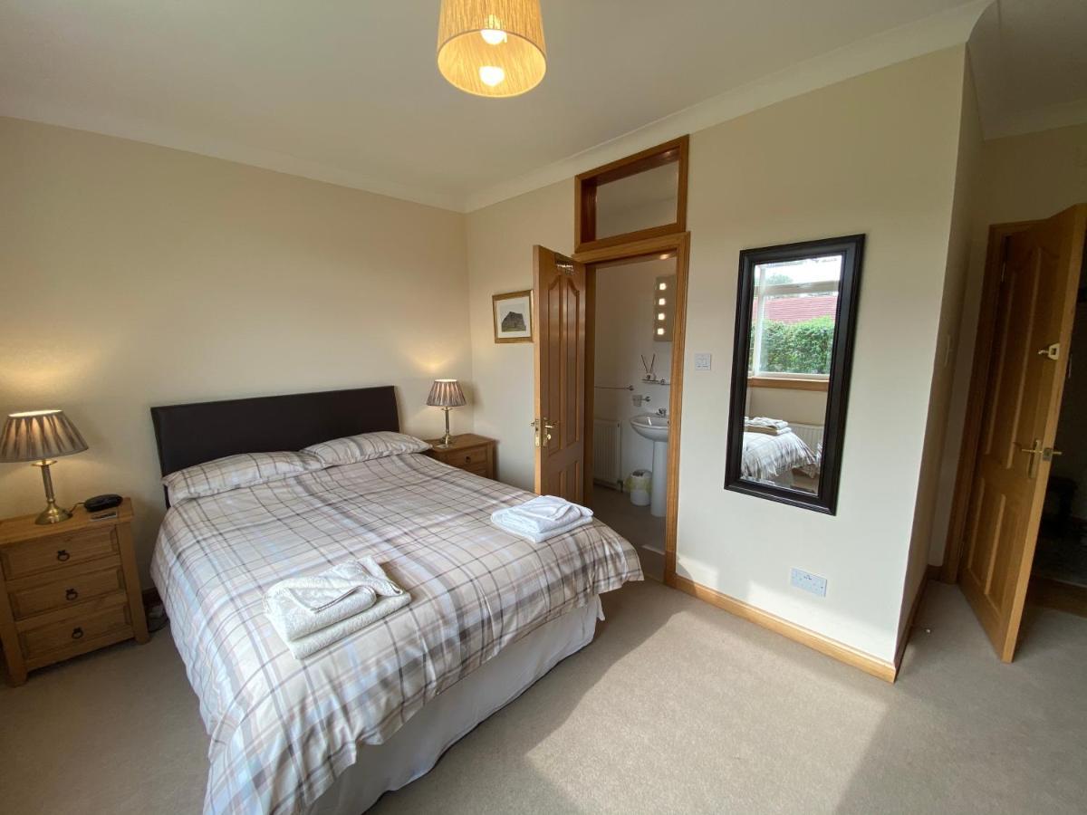 Manor House Bed & Breakfast Stornoway  Exterior photo