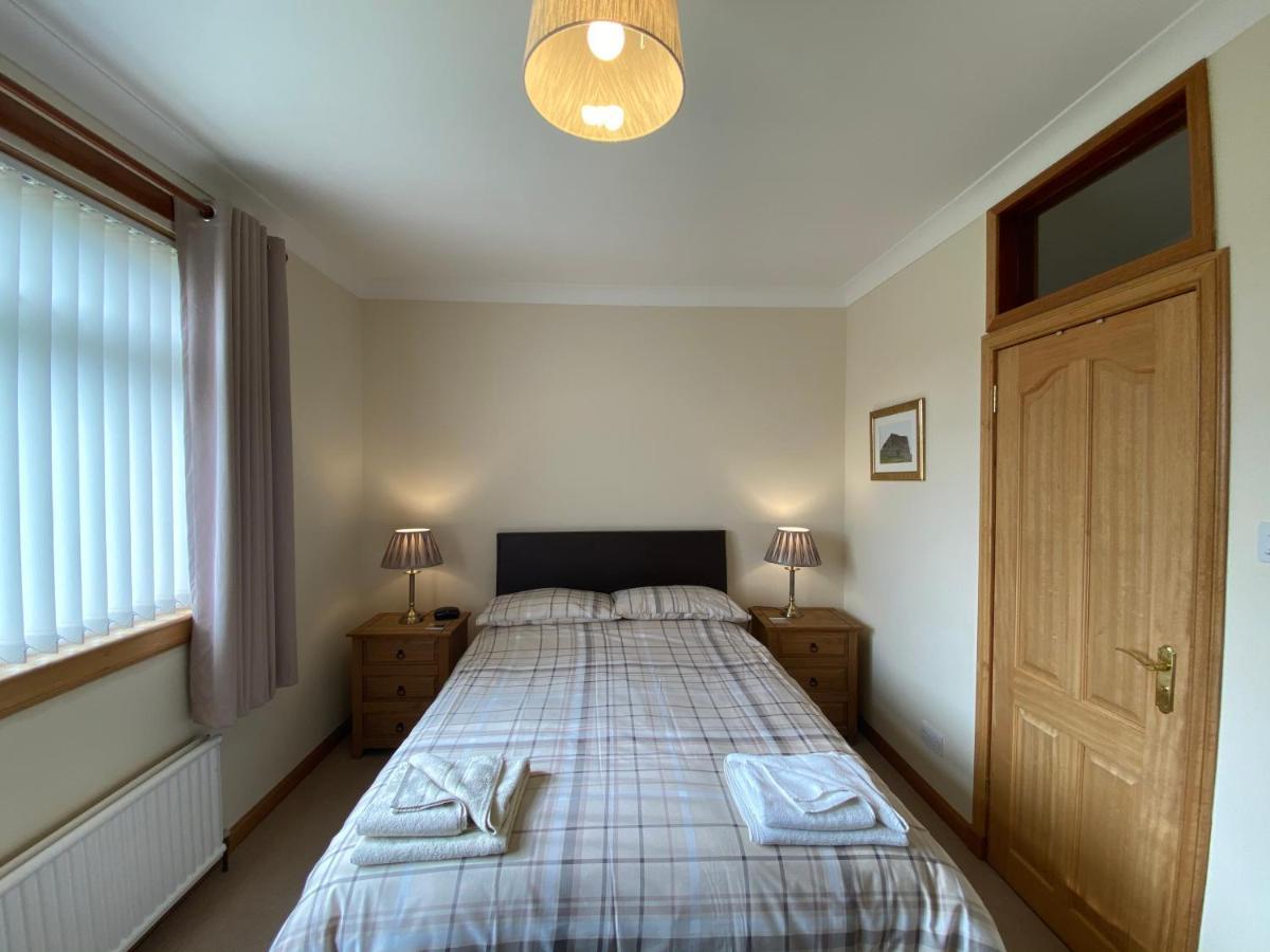 Manor House Bed & Breakfast Stornoway  Exterior photo